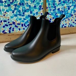 Women size 8 target rainboot